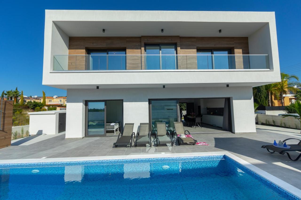 Villa Andre, walking distance to Coral Bay Peyia Esterno foto